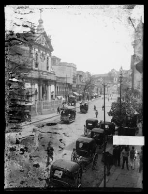 Rua Primeiro de Março; destaque para a Igreja da Irmandade da Santa Cruz dos Militares