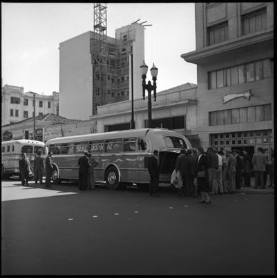 Campanha publicitária da agência Grant Advertising para Mercedes Benz