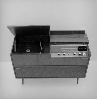 Campanha publicitária da agência Salles para Ultralar - radiofone Zenith