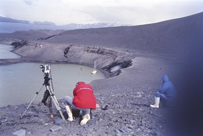 Vulcão. À direita, Jorge Bodanzky