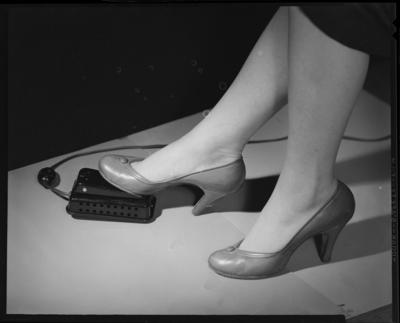 Campanha publicitária da agência J. Walter Thompson para o pedal de máquina de costura Walita