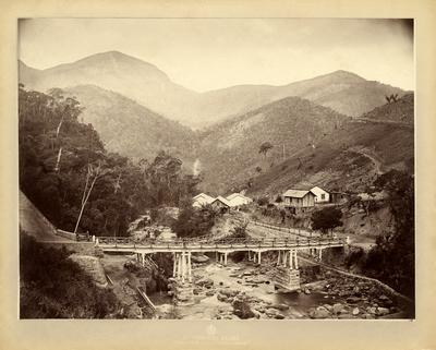 Ponte para a Cascatinha