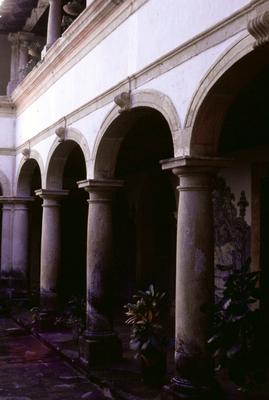 Convento e Igreja de São Francisco - claustro