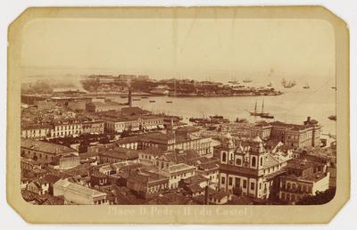 Vista da Praça D. Pedro II, atual Praça XV; a partir do Morro do Castelo
