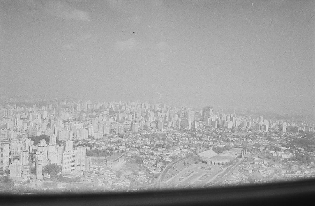 Estádio do Pacaembu; Sobrevoo em São Paulo, com Lena Coelho dos Santos