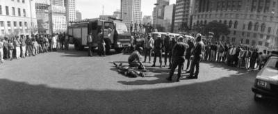 Cena de suicídio debaixo do viaduto do Chá