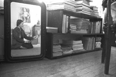 Yolanda Mohalyi, em seu atelier