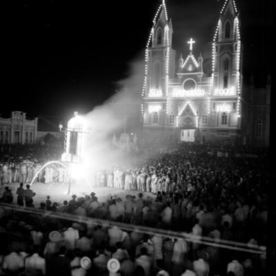 Canindé, Santuário de São Francisco das Chagas iluminado à noite